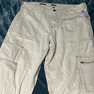 Crème colored Cargo pants